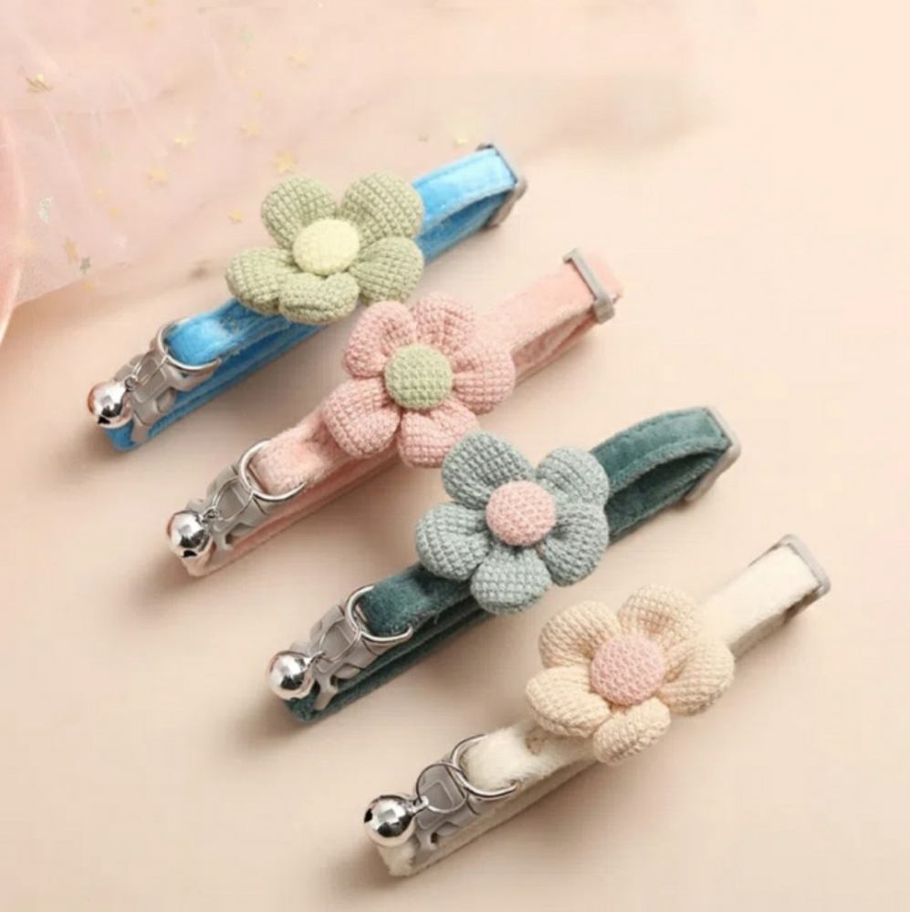 Cute Flower Decoration Cat Collar With Bell